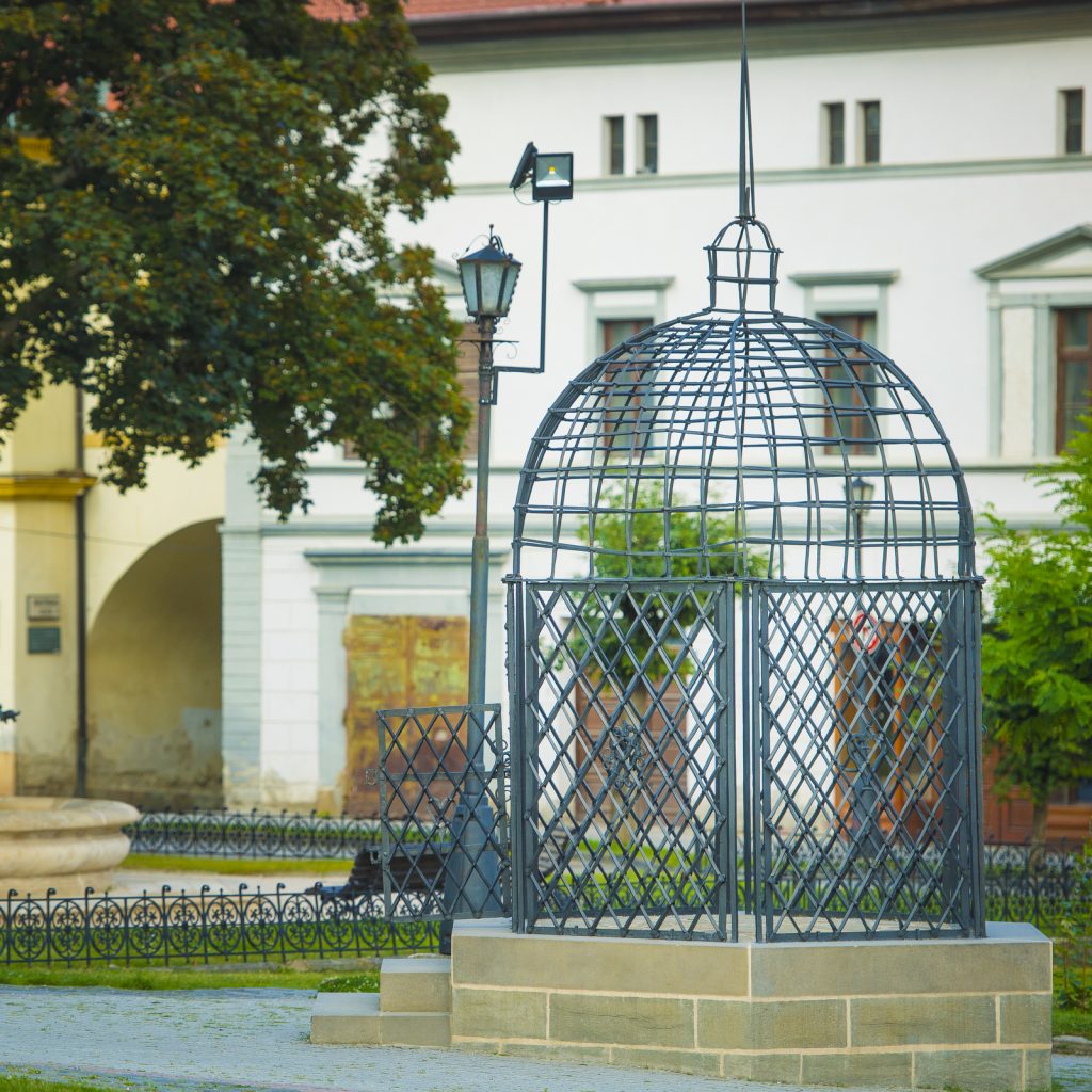 Levoca-Slovakia-cage-of-shame