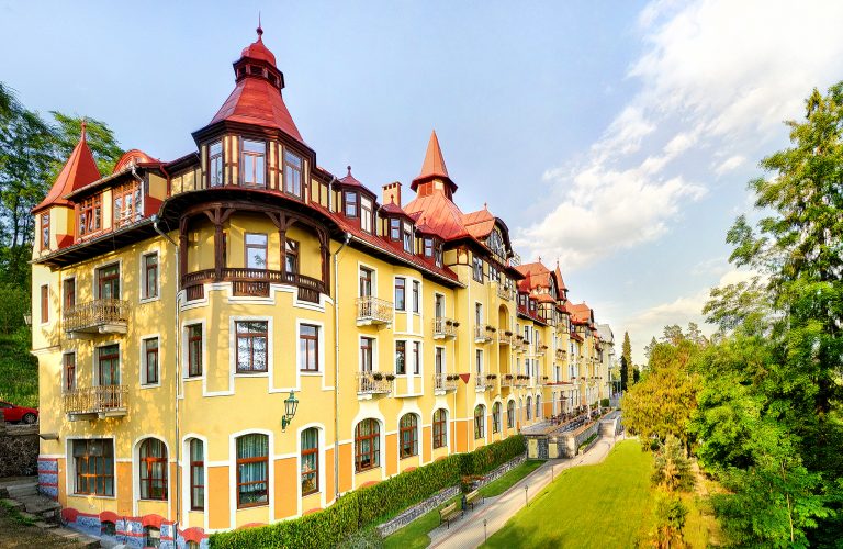 Grand-hotel-Praha-Tatranska-Lomnica