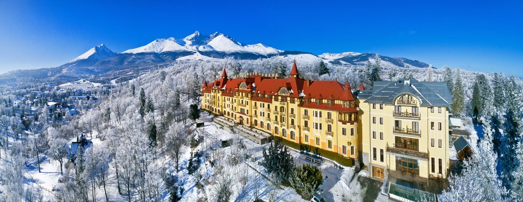 Grand-hotel-Praha-Tatranska-Lomnica-winter